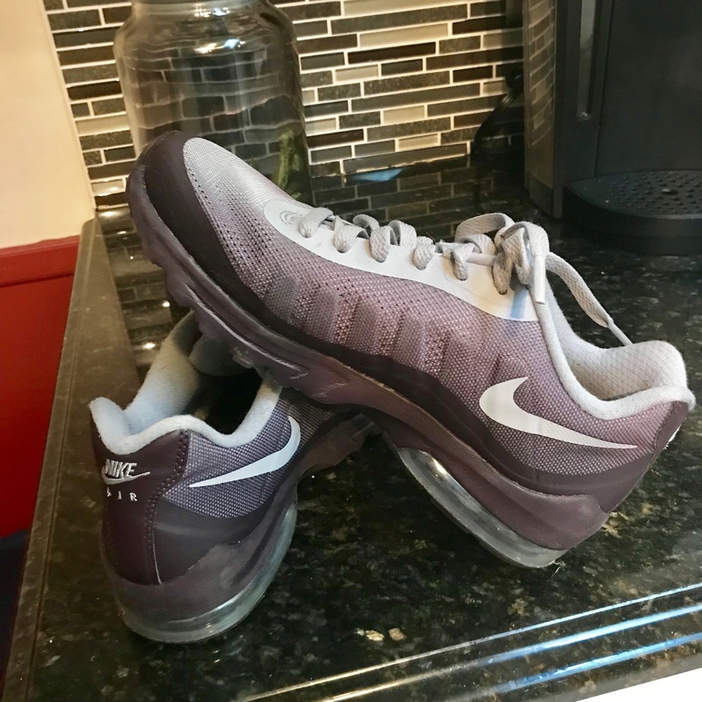 Women’s Nike Air Sneakers